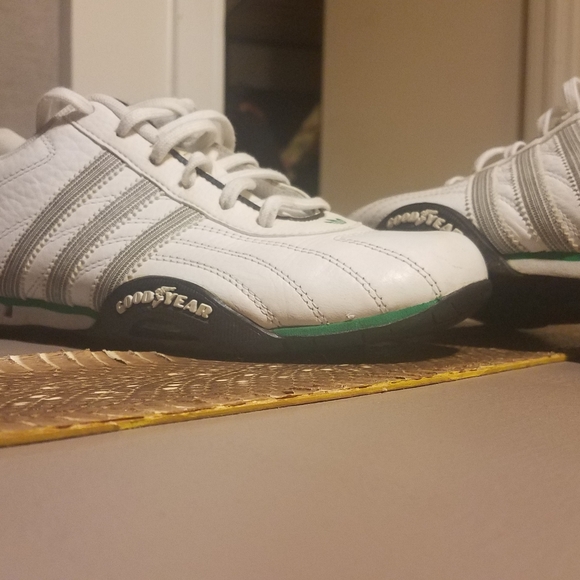 Adidas runners  Size 4.5Y/6.5W - Picture 3 of 9